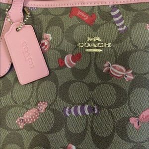 Coach Candy Tote Please Read !!!